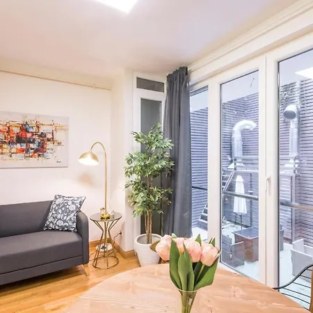Modern 2 Bedroom Duplex With Garden In Cihangir Daire