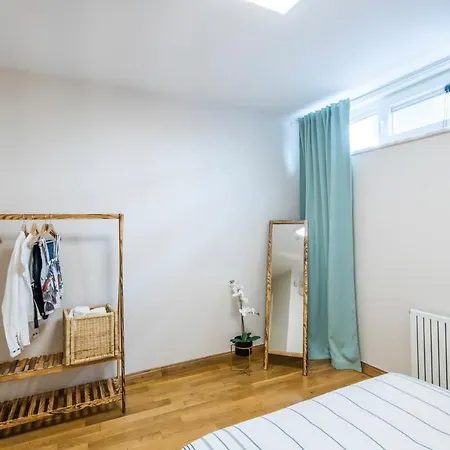 Modern 2 Bedroom Duplex With Garden In Cihangir Daire *