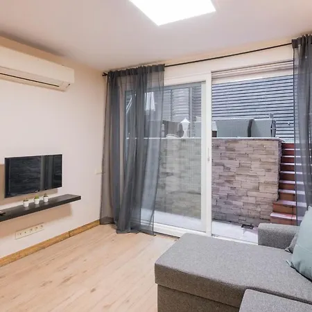 Modern 2 Bedroom Duplex With Garden In Cihangir Daire *