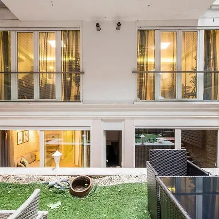 Modern 2 Bedroom Duplex With Garden In Cihangir Daire