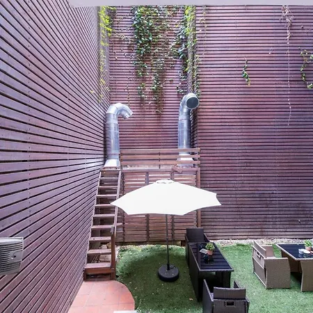 아파트 Modern 2 Bedroom Duplex With Garden In Cihangir